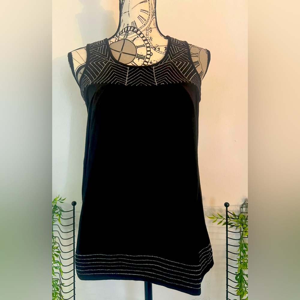 ANA .. Two -Tank Tops - Picture 3 of 9